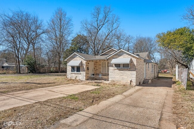 Building Photo - 1129 Boone St