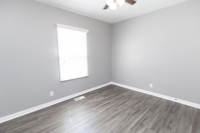 Building Photo - 857 Heritage Cir