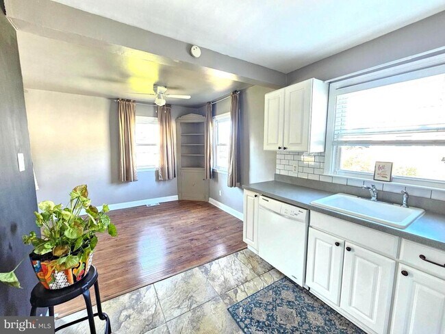 Building Photo - 11 Drexel Ave