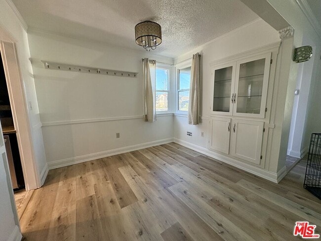 Building Photo - 2417 Andreo Ave