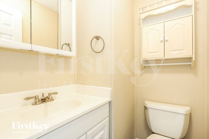 Building Photo - 21227 Jeffrey Dr