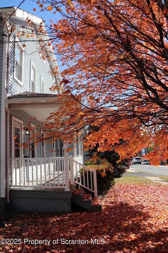 Building Photo - 712 W Lackawanna Ave