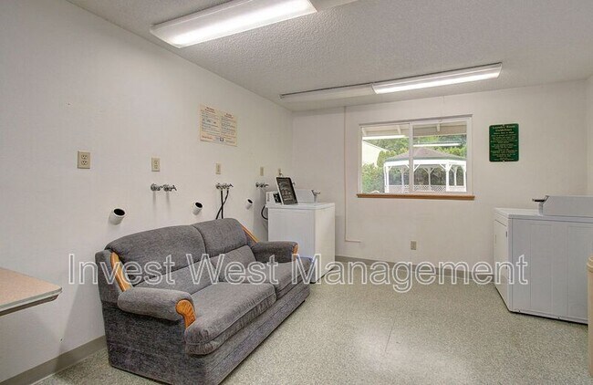 Building Photo - 13216 NE Salmon Creek Ave