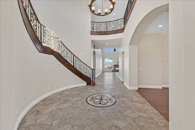 Building Photo - Custom Luxury Home with Strip and Mountain Views!