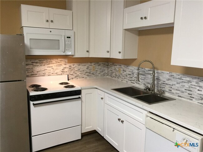 Building Photo - 4841 TX-35