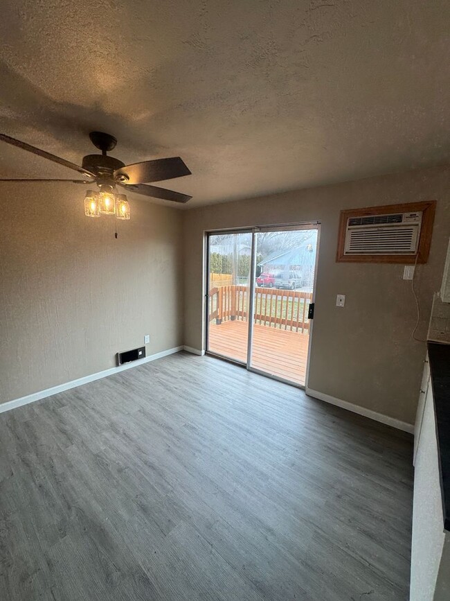 Building Photo - 1407 S 20th Ave