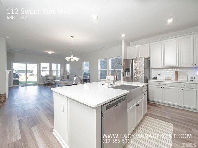 Building Photo - 112 Sweet Vine Wy