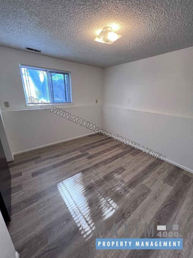 Building Photo - 494 1/2 ANJOU DRIVE - GREAT 4BR - NEW FLOO...