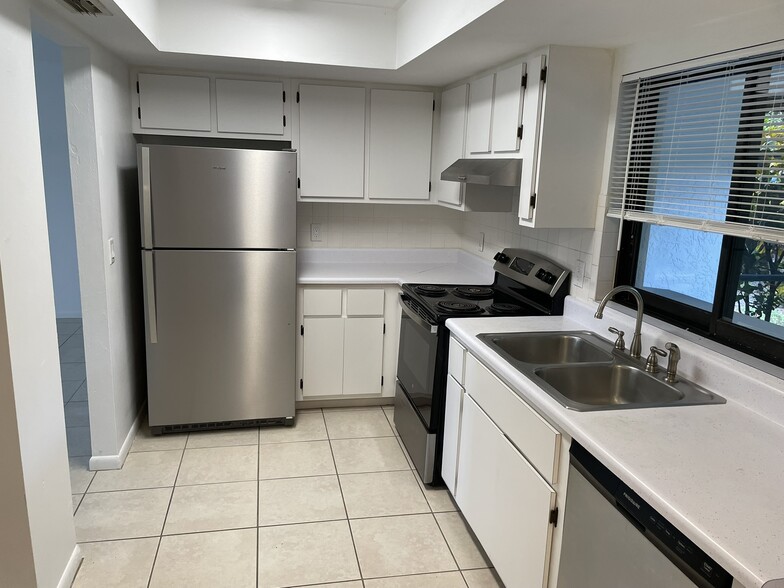 Building Photo - 10022 8th St