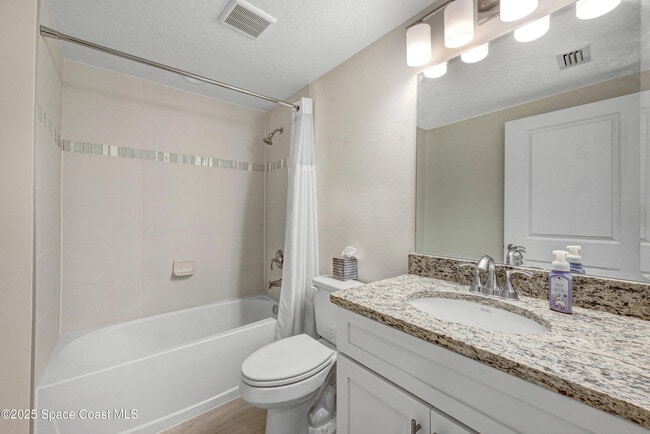 Building Photo - 1825 Riverside Dr