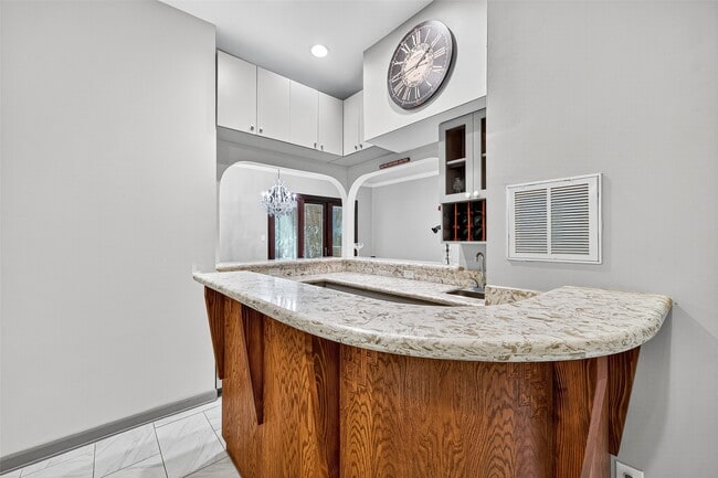 Building Photo - 15068 Kimberley Ct