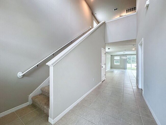 Building Photo - Wonderful like new and pet friendly home in Winter Haven