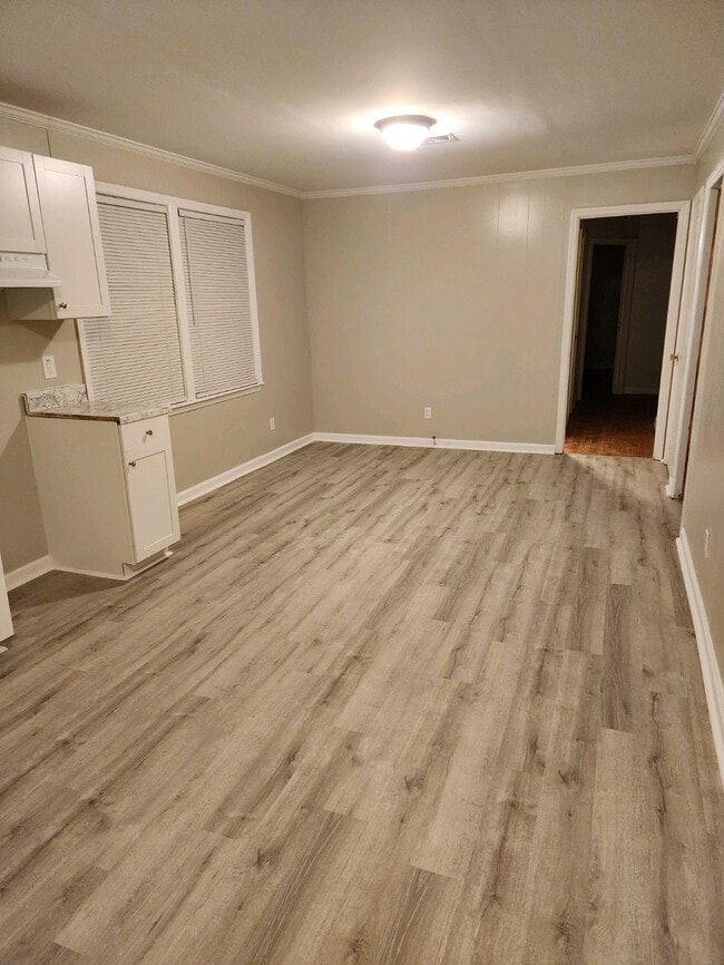 Building Photo - 800 Cindy Dr