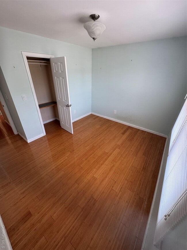 Building Photo - 2641 Montauk Ave