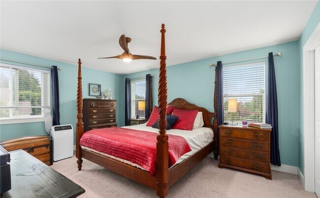 Building Photo - A Gorgeous Home with 4 Bed and 2.5 Bath