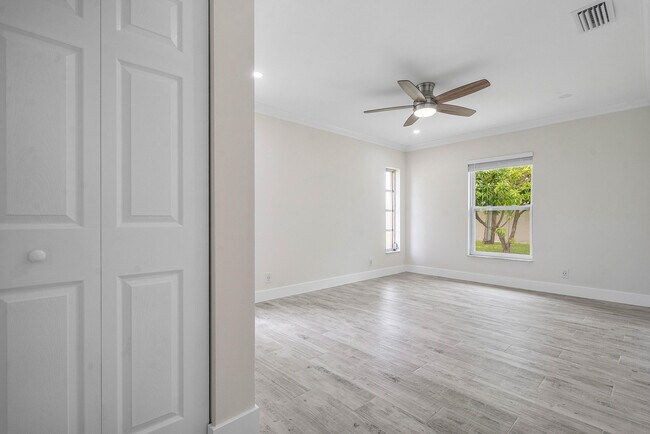 Building Photo - 6098 Winding Brooke Way