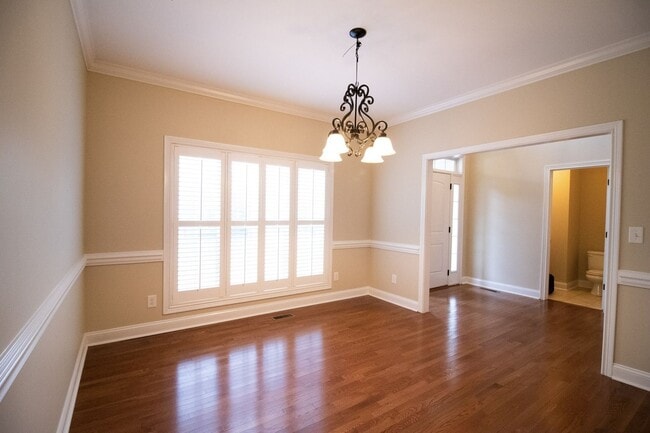 Building Photo - 1343 Ambleside Dr