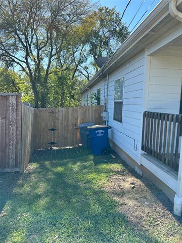 Building Photo - 5529-5531 Mesa Cir