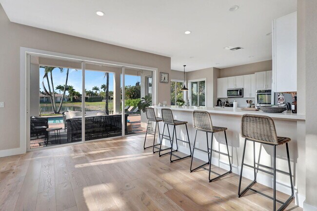 Building Photo - 11615 Paradise Cove Ln