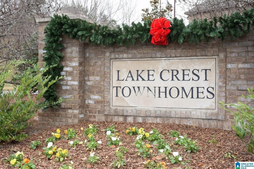 Primary Photo - 627 Flag Cir