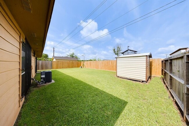 Building Photo - 12914 Townwood Dr