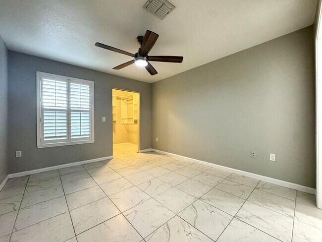 Building Photo - 3/2 Condo in Villaggio On The Lakes