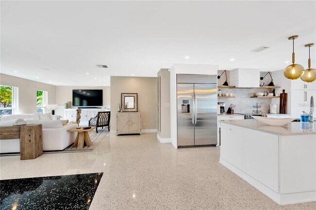 Building Photo - 807 Snug Island