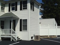Building Photo - 112 Main St
