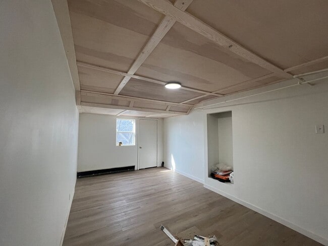 Building Photo - 616 McClellan St