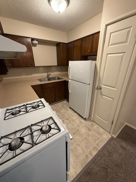 Building Photo - 7100 Van Dorn St