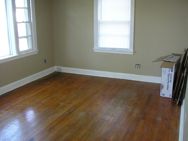 Building Photo - 1540 Virginia Dr