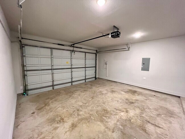 Building Photo - 18426 Palmetto Vw Dr