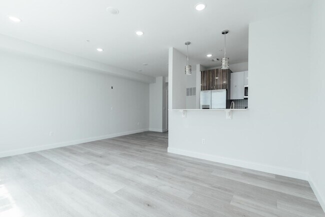 Building Photo - 144 Bergen Ave