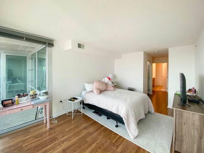 Building Photo - 9655 Woods Dr