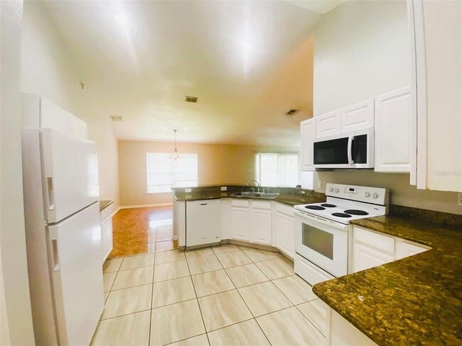Building Photo - 423 Disston Ave