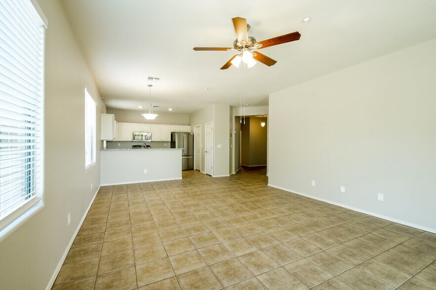 Building Photo - 40114 N Thunder Hills Ct