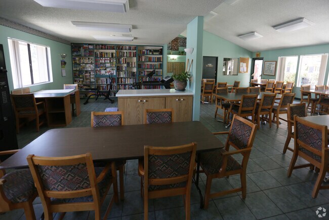 Building Photo - Villa Azusa Senior Apartments 55+