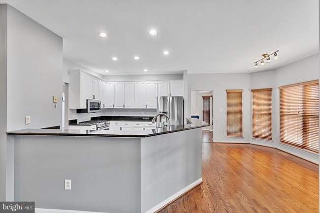 Building Photo - 44141 Merrywood Ct
