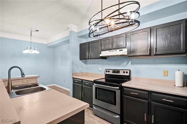 Building Photo - 11530 Villa Grand