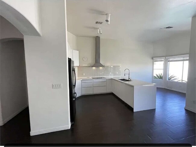 Building Photo - Charming Butler Place Home with a Swimming Pool