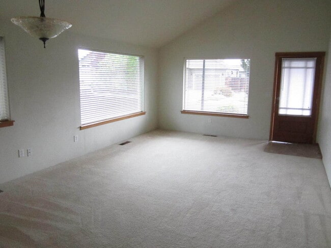 Building Photo - Beautiful Home for Rent