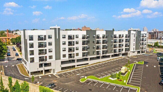 Building Photo - 5711 John F. Kennedy Blvd