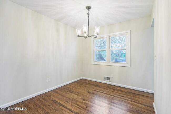 Building Photo - 1575 Deer Hollow Dr