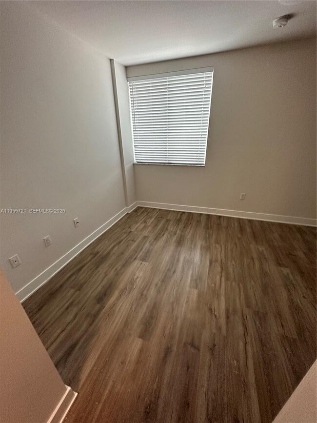 Building Photo - 12109 NE 5th Ave