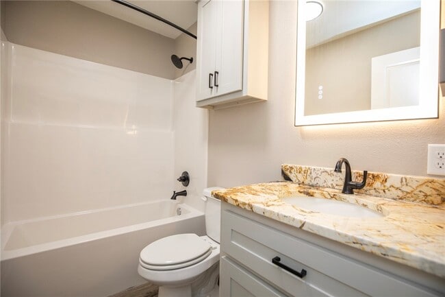 Building Photo - 221 E Adobe St