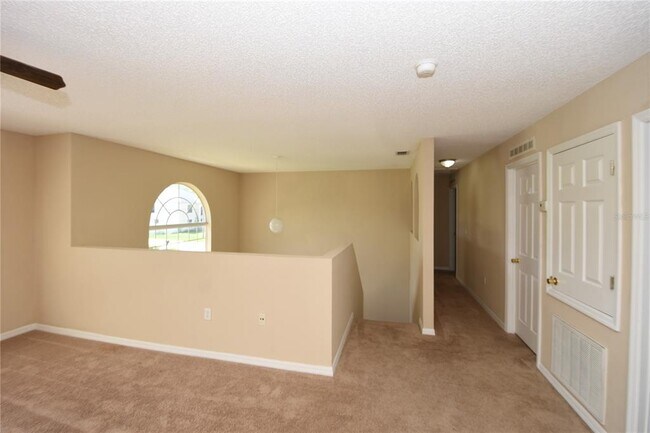 Building Photo - 27 Riverdale Ln