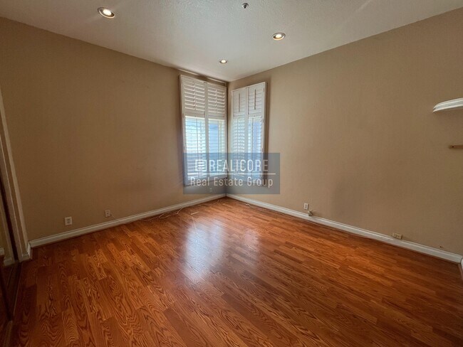 Building Photo - 14786 Shadow Dr