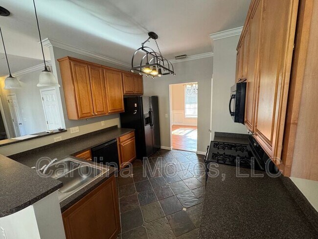 Building Photo - 104 Shairpin Ln