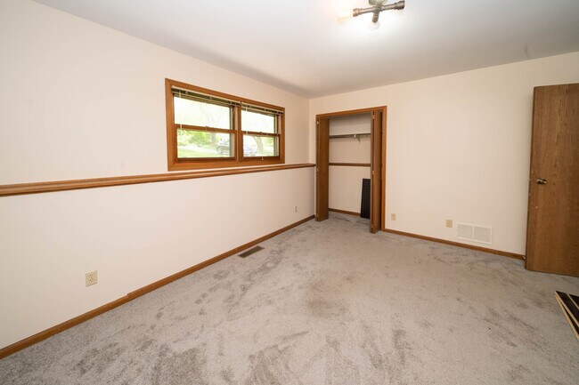 Building Photo - 3516 Kings Lair Dr