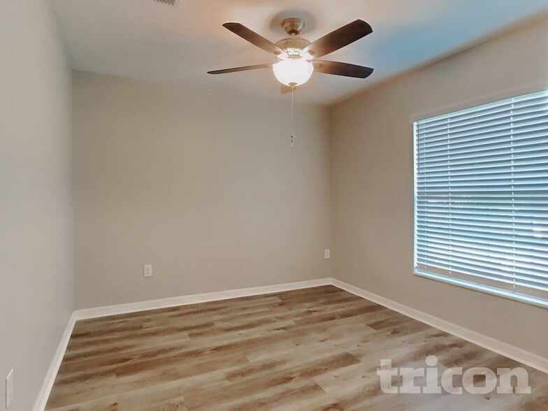 Building Photo - 10401 Carloway Hills Dr